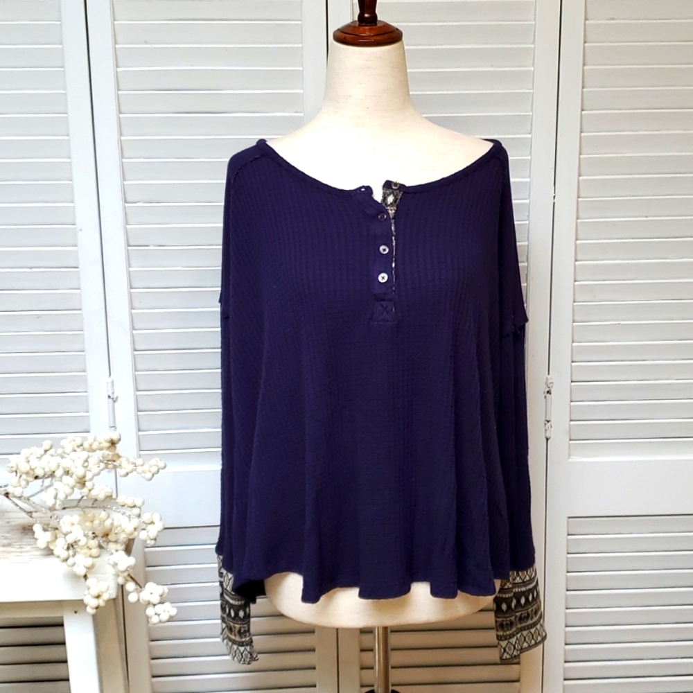 Paper Crane Size S  Blue Nordic Print Knit Henley Top